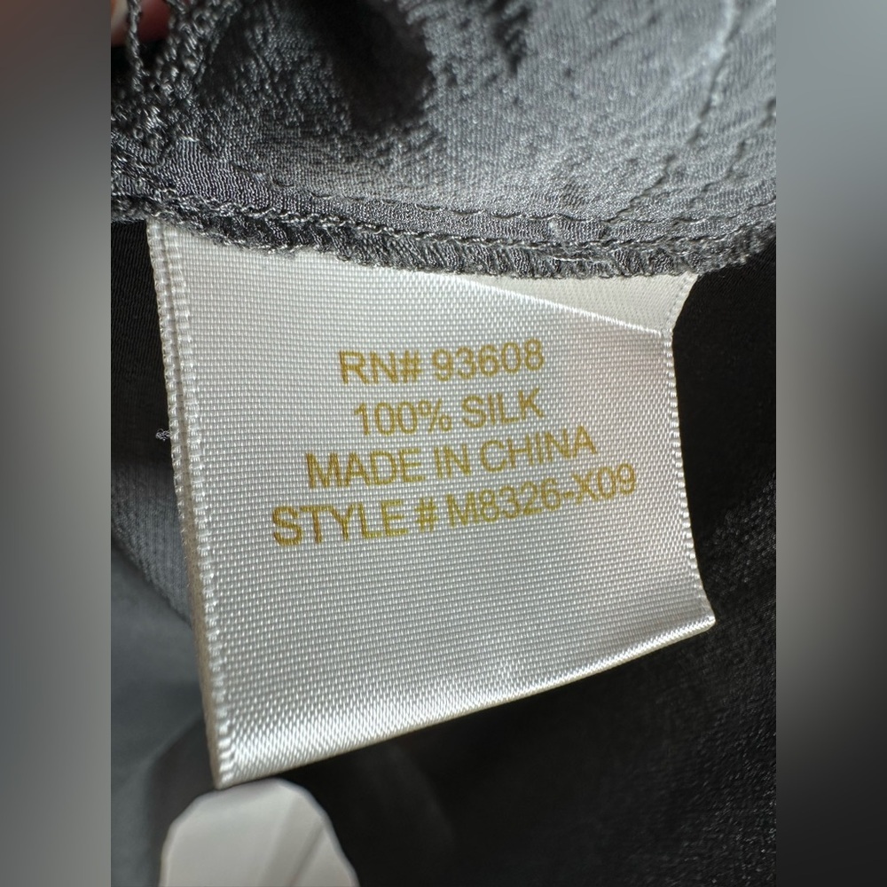 Matty M olive green Blouse with Lace Accents 💯  silk - Picture 6 of 6